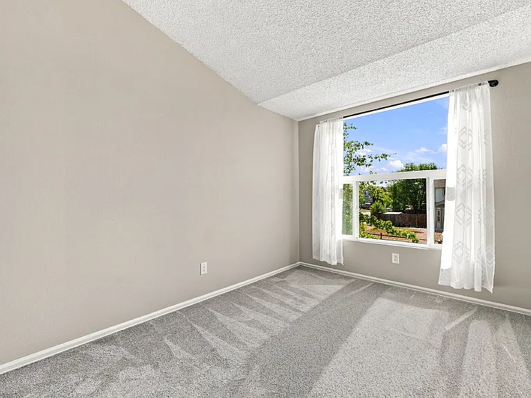 1302 Ride Ln — Photo 18