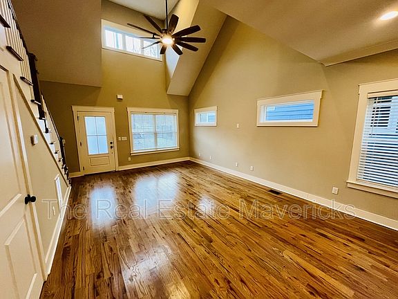 3rd image of 475 Ladd Ave