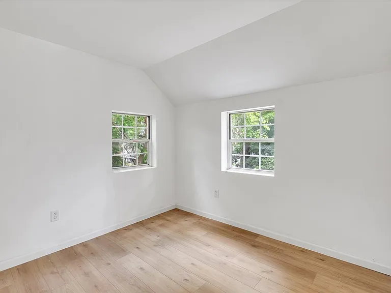 7 Clearwater St — Photo 14