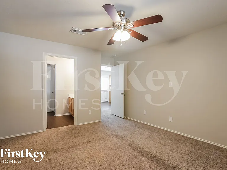 1511 Oxberg Trl — Photo 7