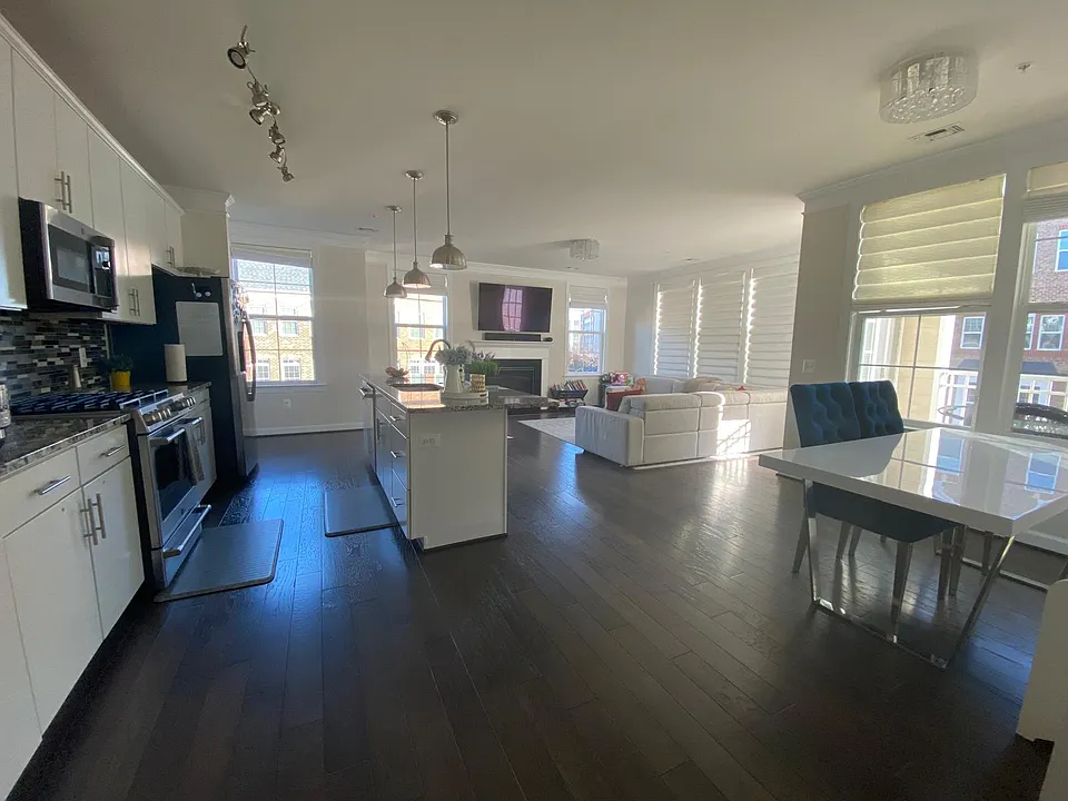 13740 Endeavour Dr #308