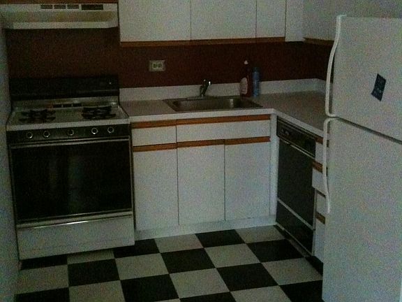 2nd image of 2047 N Hoyne Ave APT 3S