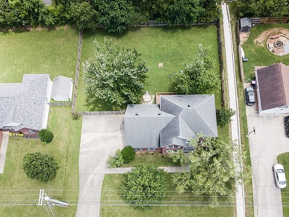 3rd image of 1132 Thornberry Dr