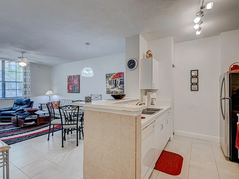 630 Sapodilla Ave #112 — Photo 18
