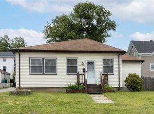 30 Fairlawn Ave, Woonsocket, RI 02895