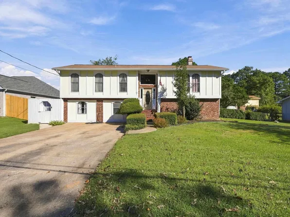 1813 K C Dement Ave, Fultondale, AL 35068