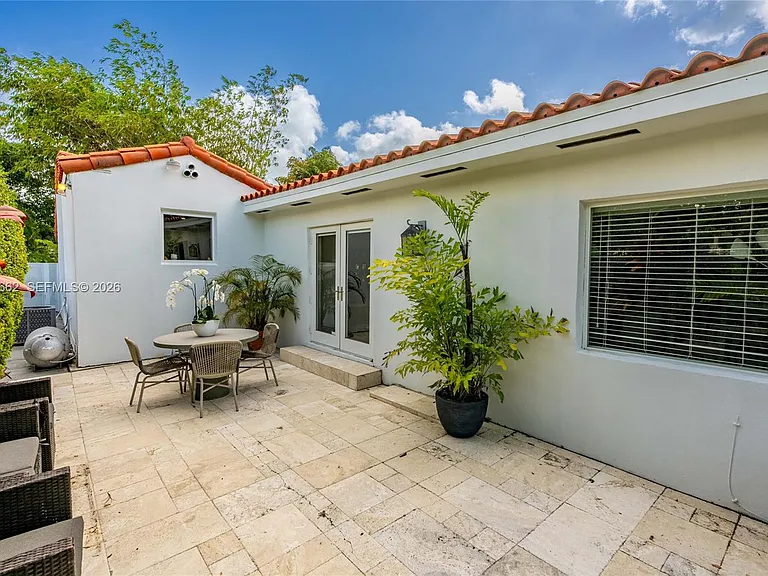 1360 SW 16th St — Photo 7