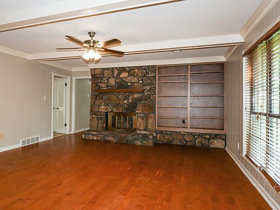 4th image of 3467 Josee Ln