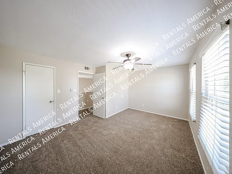 4555 W Continental Dr — Photo 27
