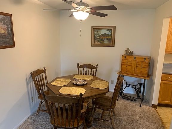 5th image of 2929 Sunnyside Dr #304A)