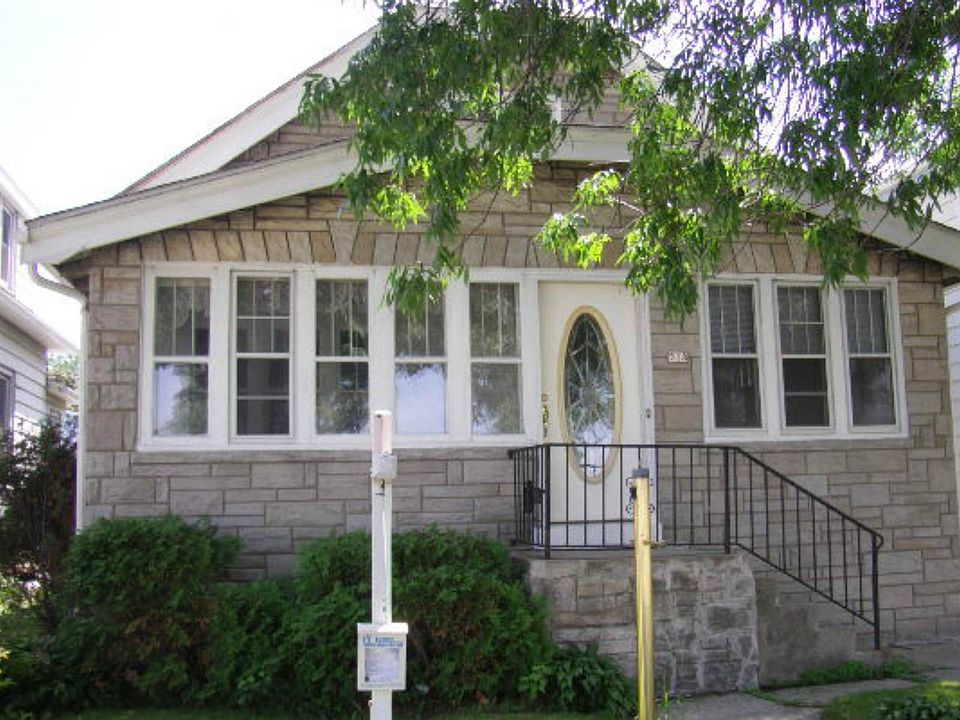  3 Bedrooms, 2 Bathrooms