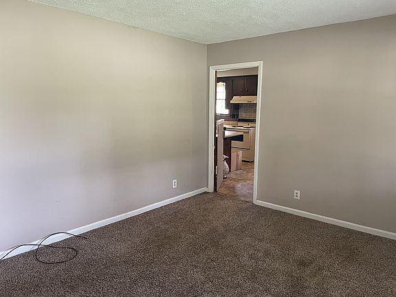 4th image of 239 Raintree Dr