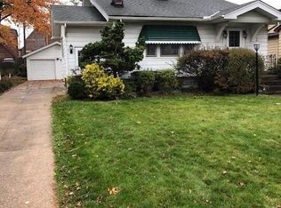 20860 Fairpark Dr, Fairview Park, OH 44126
