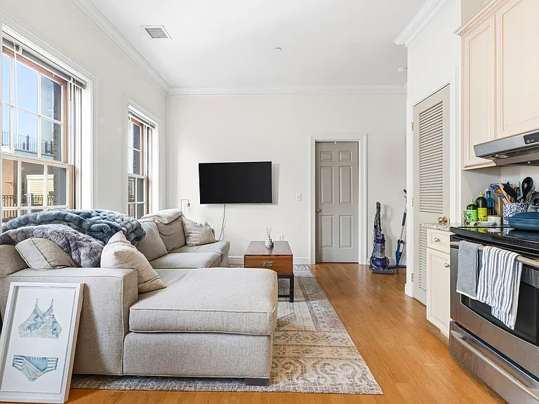 100 Salem St #9 — Photo 4