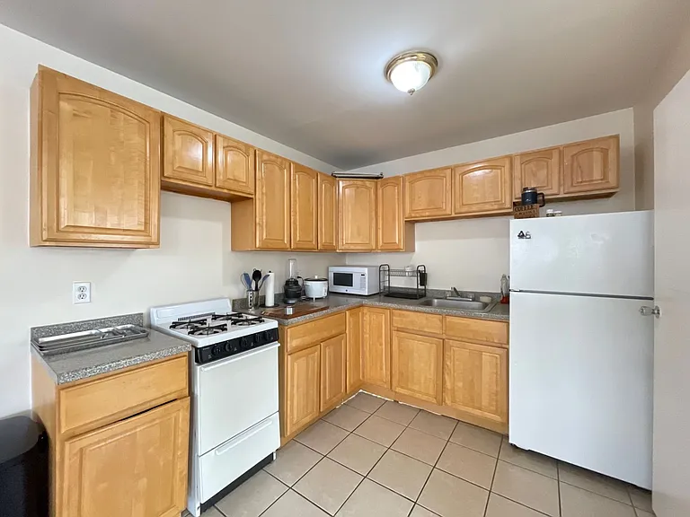 3312 Hamilton — Photo 7