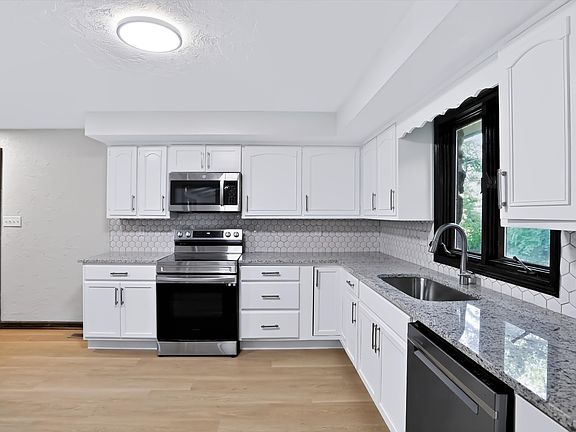 5th image of 803 Park Rd