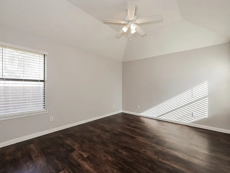 3309 Creekwood Ln — Photo 9
