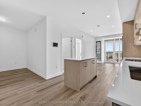 5th image of 461 Green Rd #901