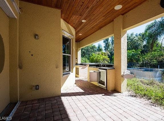 3rd image of 1340 Laurel Dr