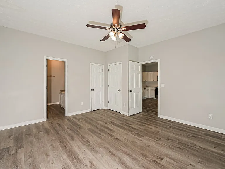 444 Village Bluff Dr — Photo 9