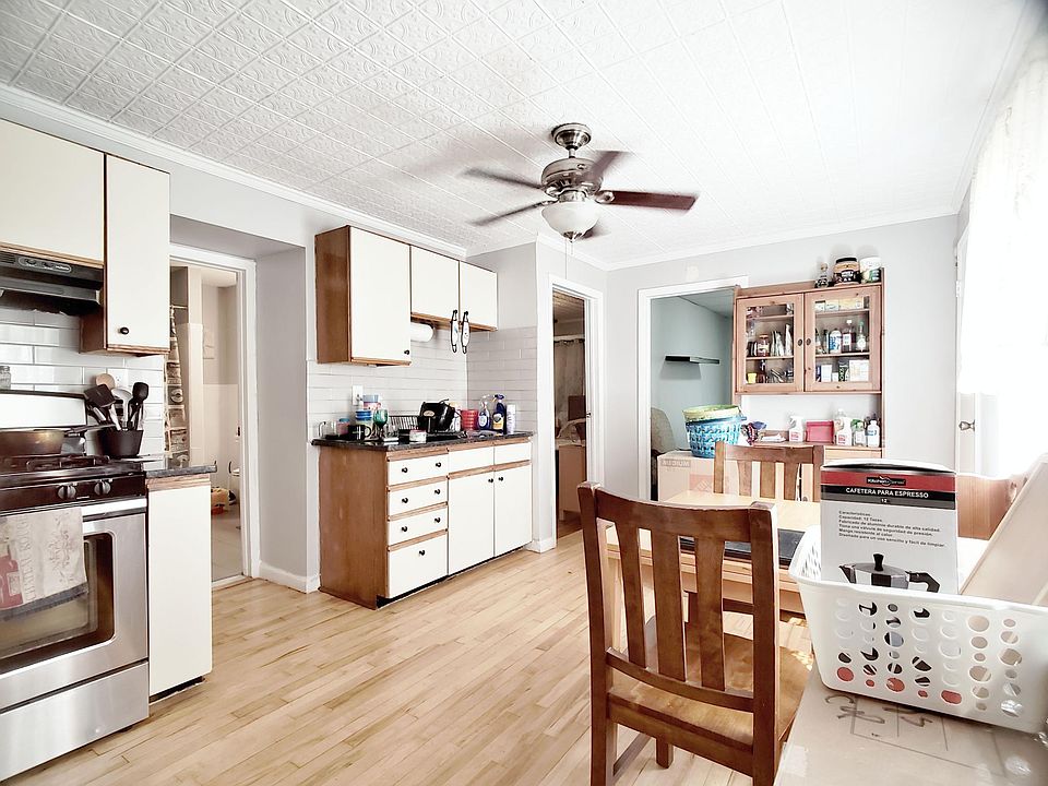 1st image of 18 Woodland Ave Floor 2