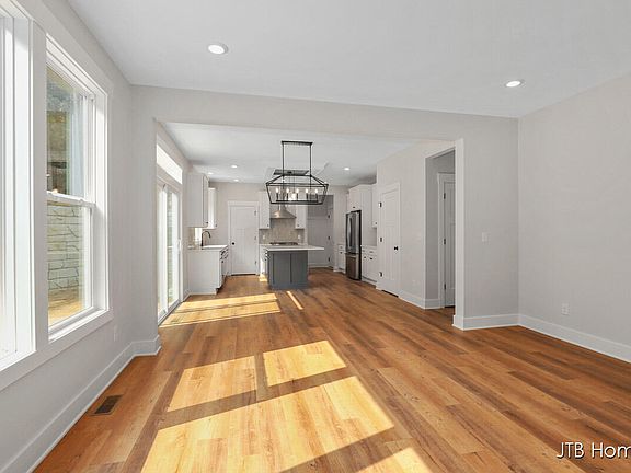 4th image of 8155 Honeysuckle Hill Ct SE