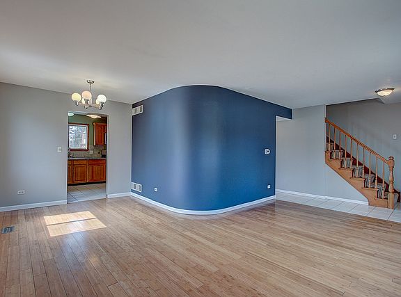 5th image of 8 Crows Nest Ct