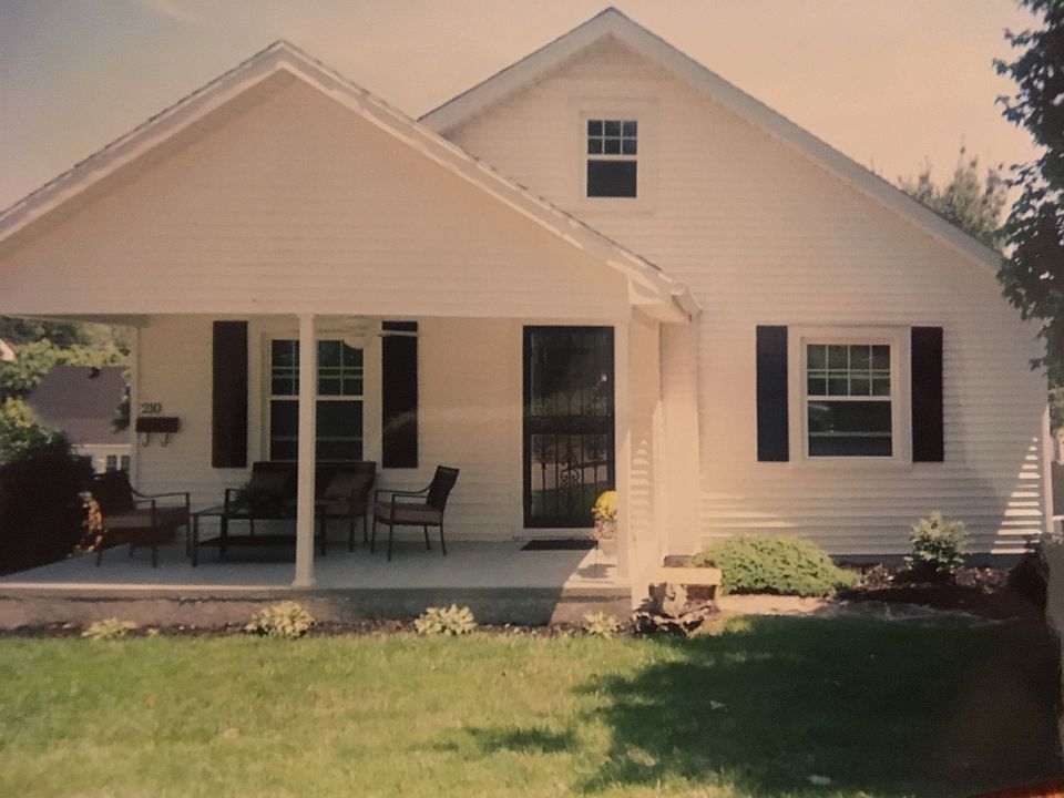 1st image of 210 Cedar St