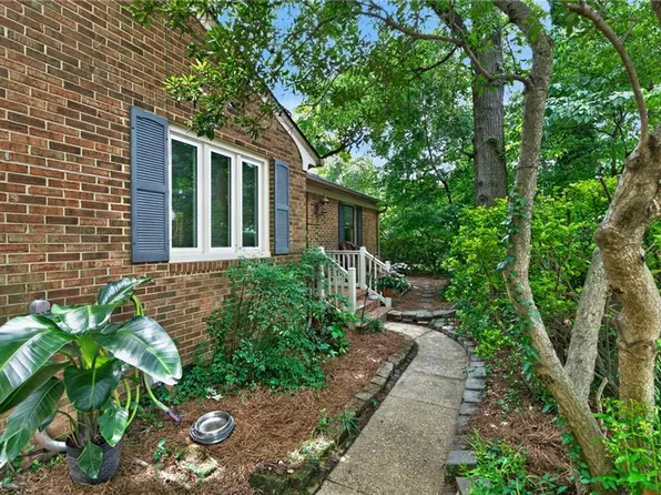 2153 Hollybriar Point, Norfolk, VA 23518