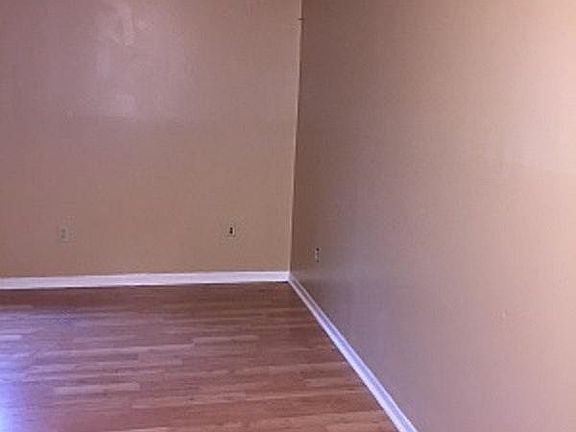 5th image of 110 Arlington St APT 2