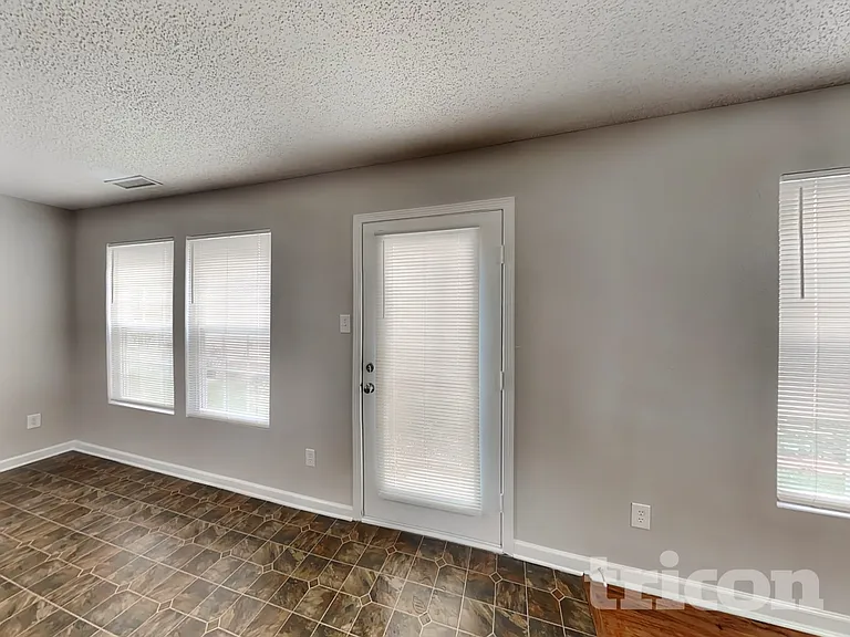 901 Skywatch Ln — Photo 14