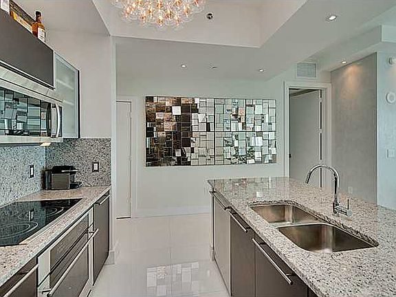 3rd image of 950 Brickell Bay Dr APT 4899A