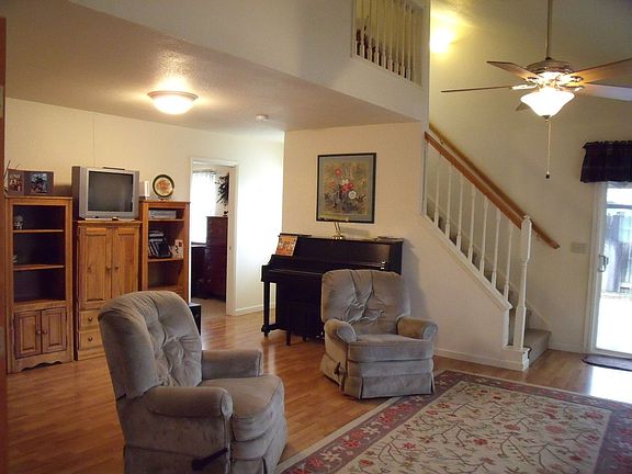 5th image of 813 Brookside Dr