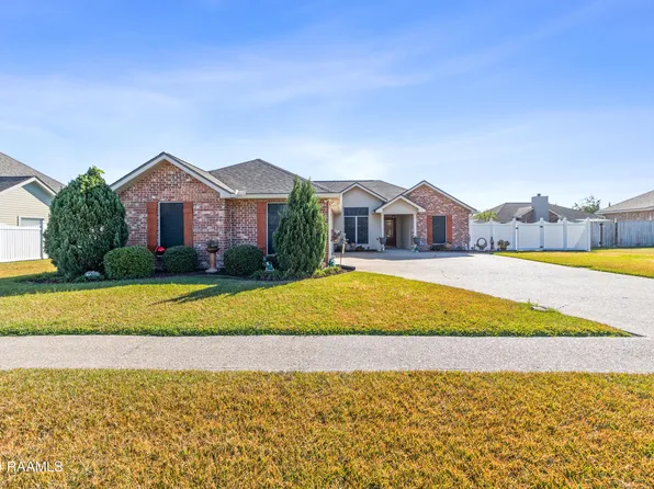 744 N Belle Cir, Breaux Bridge, LA 70517
