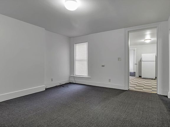 3rd image of 1924 Niagara St APT 2