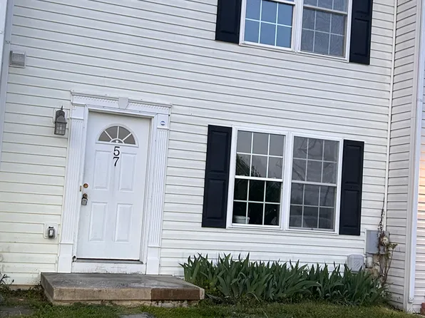57 Lotus Dr, Martinsburg, WV 25404