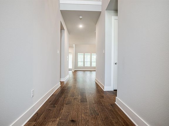 2nd image of 2821 Black Walnut St