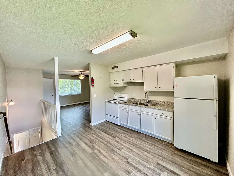 108 Woodcreek Dr #A-8 — Photo 10