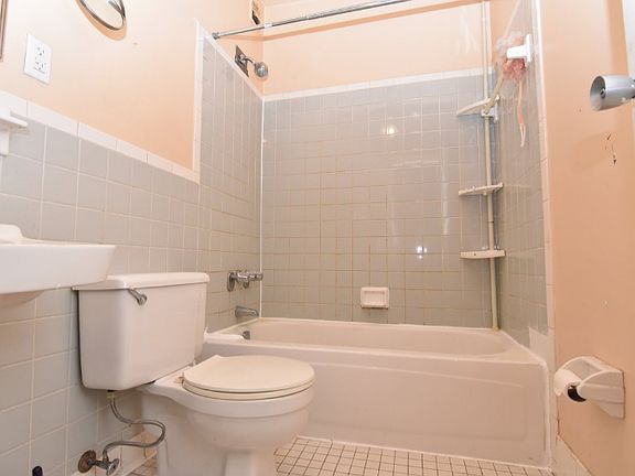 5th image of 106 W 114th St #5A