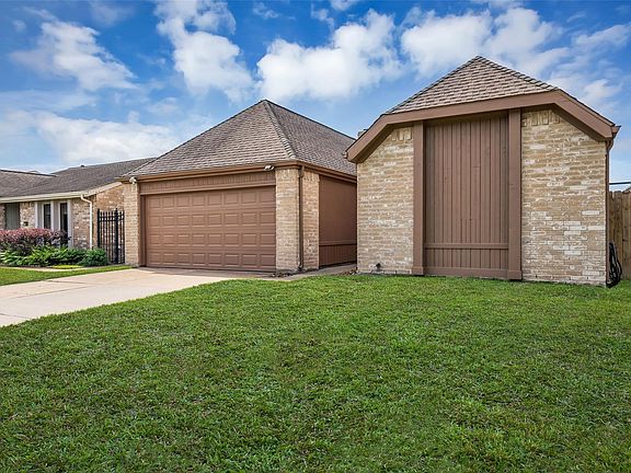 4th image of 11827 Brook Meadows Ln