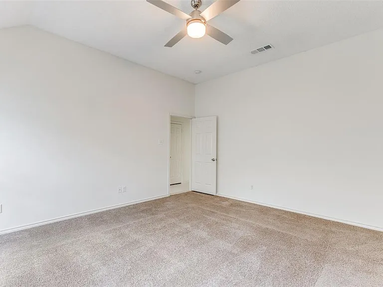 1523 Wayside Dr — Photo 10