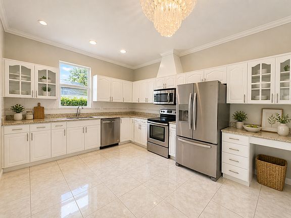 3rd image of 11052 Lynn Lake Cir