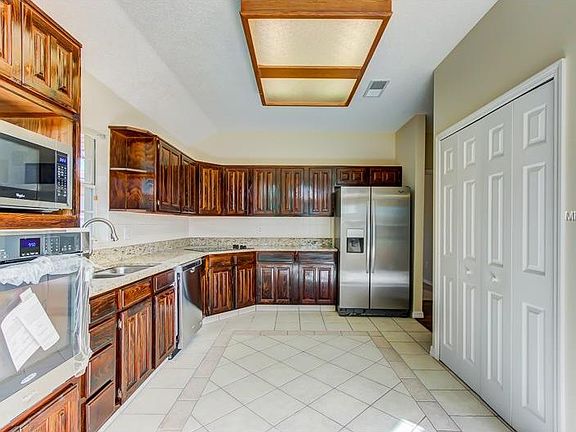 4th image of 1008 Ventana Dr