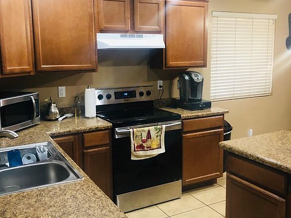 4th image of 10915 W Meadowbrook Ave