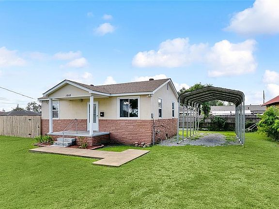 3rd image of 1918 Manor Heights Dr