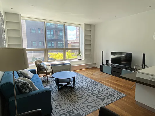 Rented by Modern Spaces | media 10