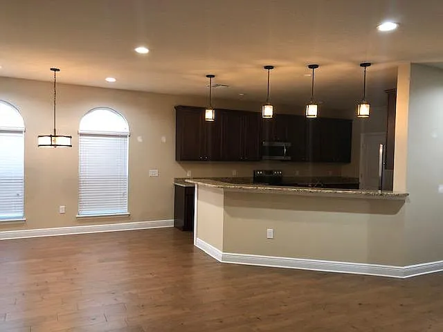 421 E Park — Photo 2