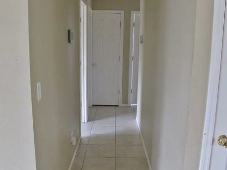 823 Plaza Encanto — Photo 12