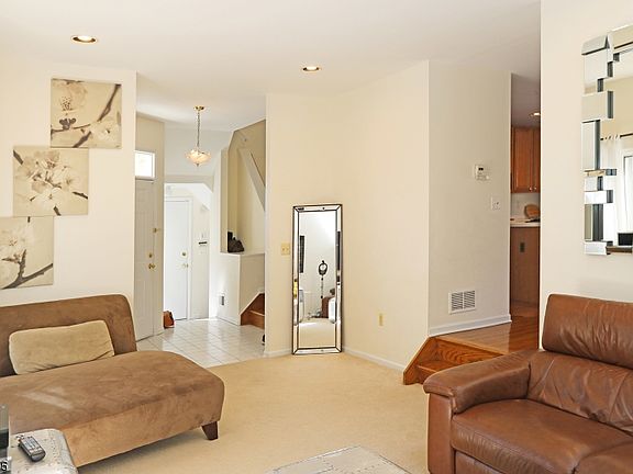 3rd image of 44 Clarken Dr