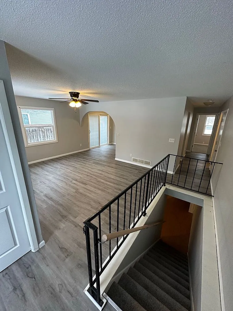 Coming Soon! Spacious 4 Bed, 2 Bath Home With Fenced Yard, Deck & Garage — Photo 2